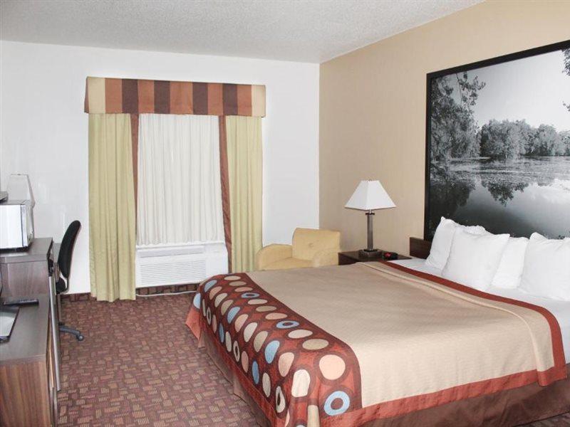 Super 8 By Wyndham Three Rivers Exterior photo