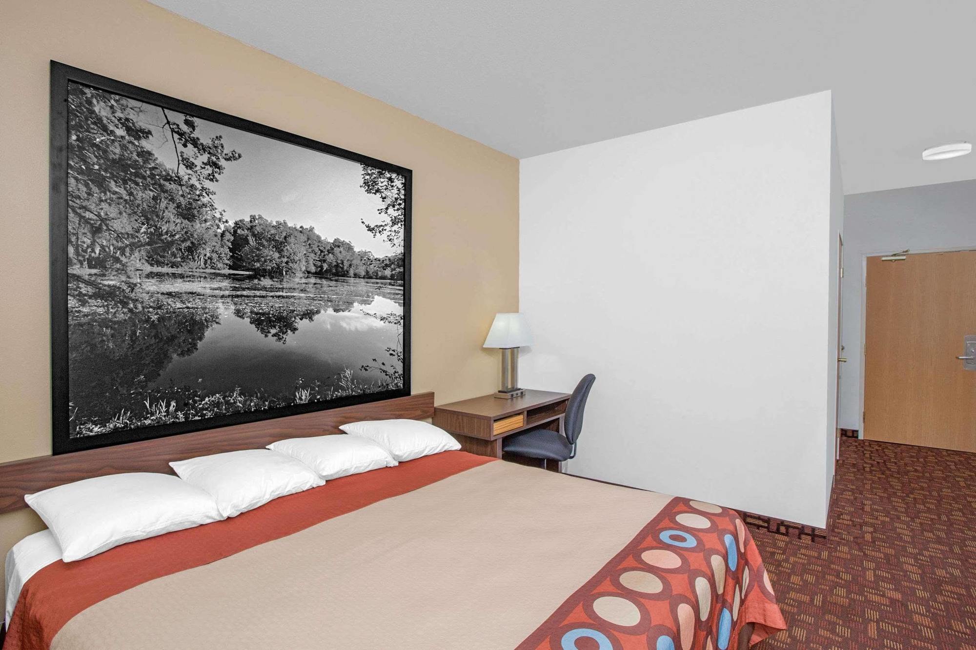 Super 8 By Wyndham Three Rivers Exterior photo